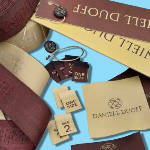 Коричневі та бежеві бірки, етикетки Daniall Duoff.